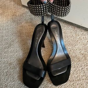 Nine West black with pearl around ankles heels size 6